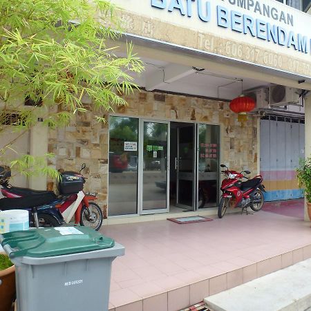 Batu Berendam Inn Kampong Sungai Putat Luaran gambar