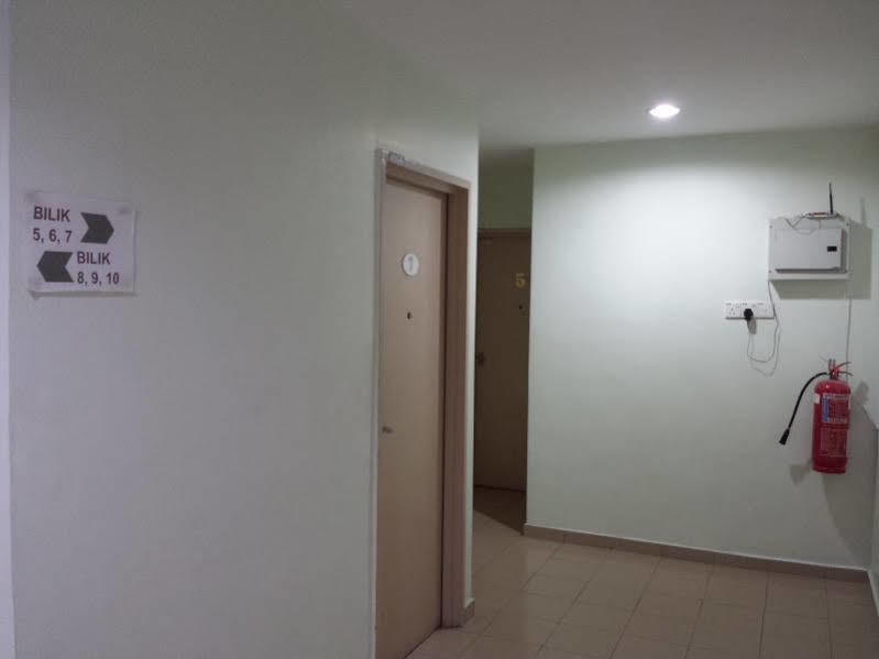 Batu Berendam Inn Kampong Sungai Putat Luaran gambar