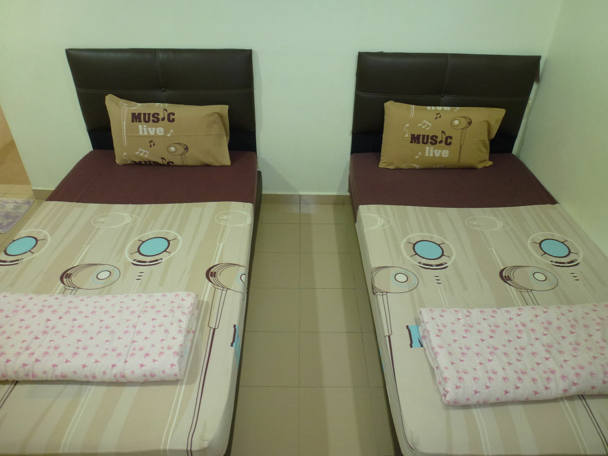 Batu Berendam Inn Kampong Sungai Putat Luaran gambar
